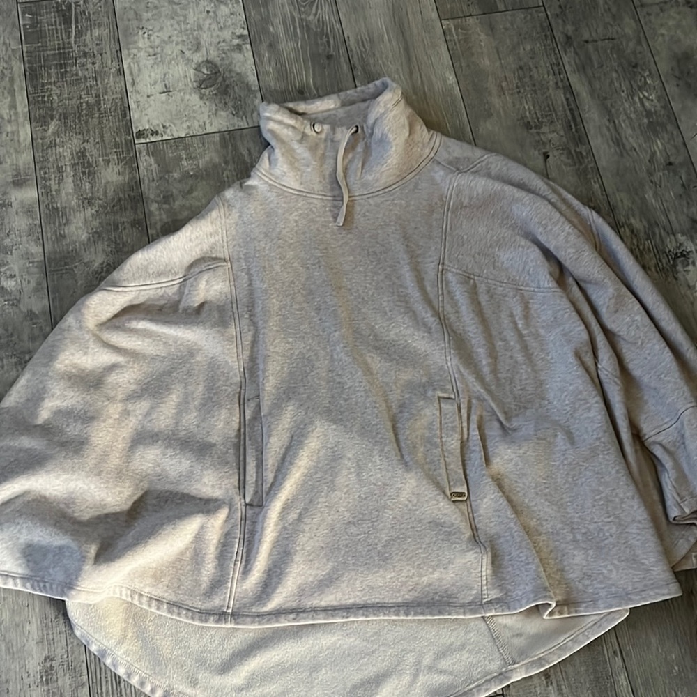UGG poncho with arm slots and pockets!!!